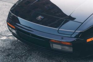 Porsche 944