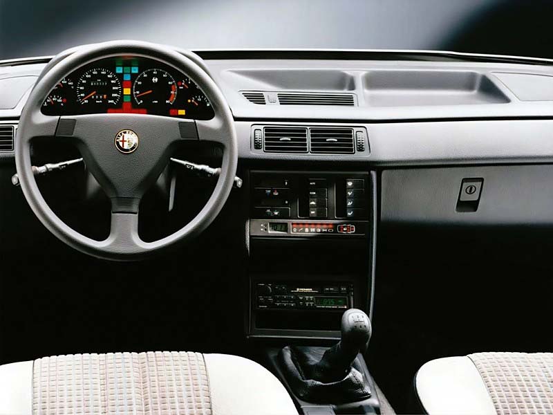 Alfa Romeo 155 (1992-1998)