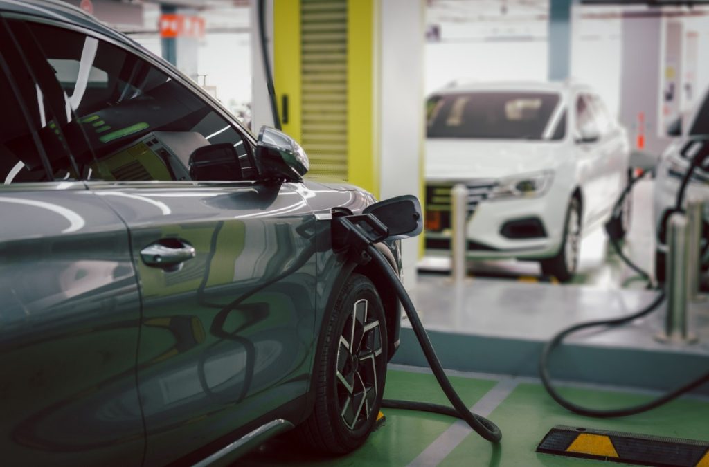 Challenges et enjeux des chargeurs de voiture électrique