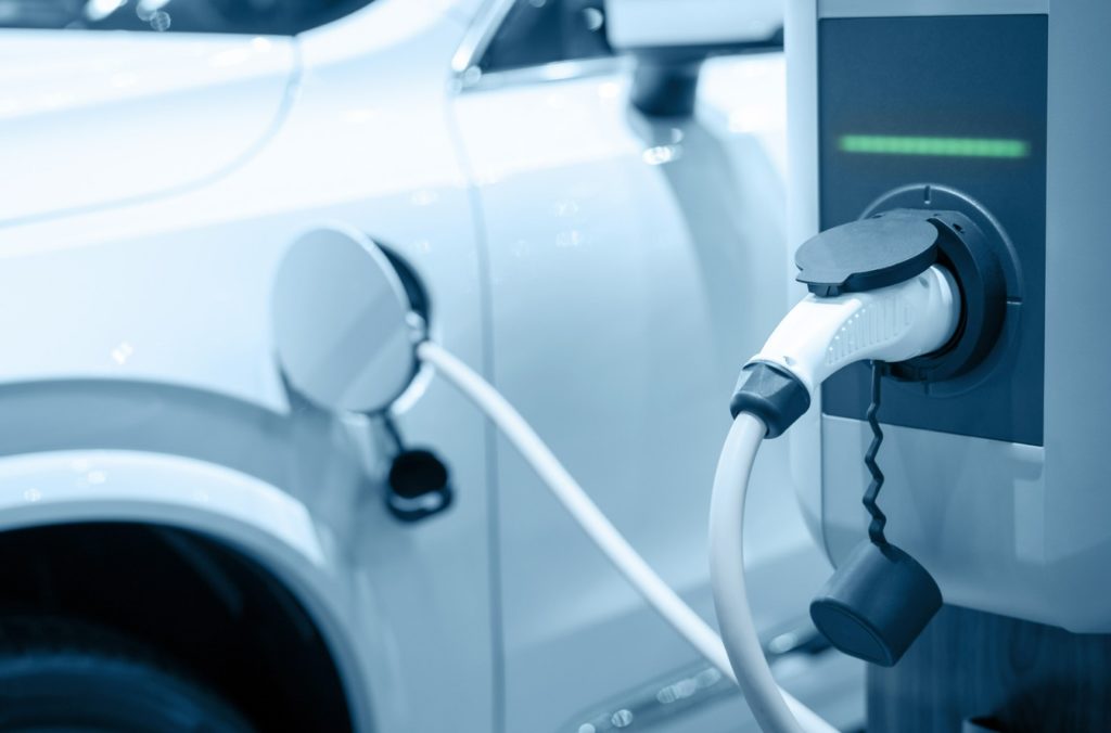 Challenges et enjeux des chargeurs de voiture électrique