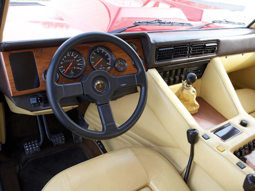 Lamborghini LM 002