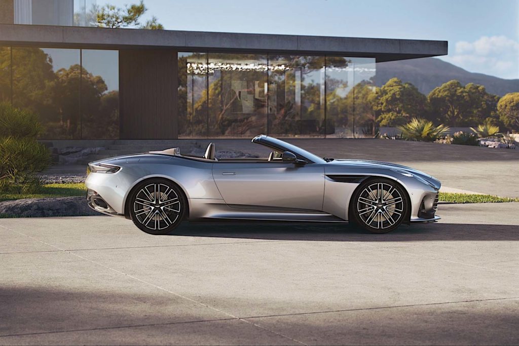 Aston Martin DB12 Volante 2024