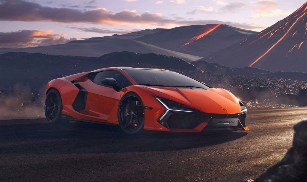 Lamborghini Revuelto 2023