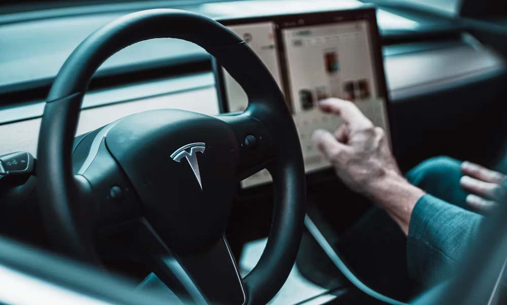 FSD Tesla pilote automatique