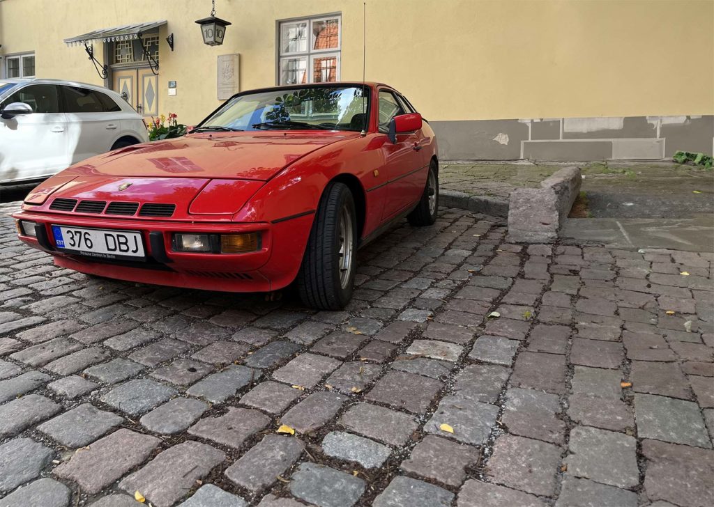 Porsche 924 (1975)