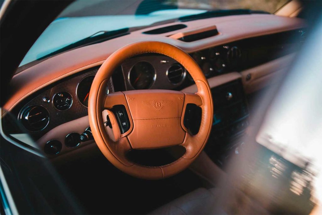 Le prix moyen d’assurance pour une Bentley ou une Rolls-Royce